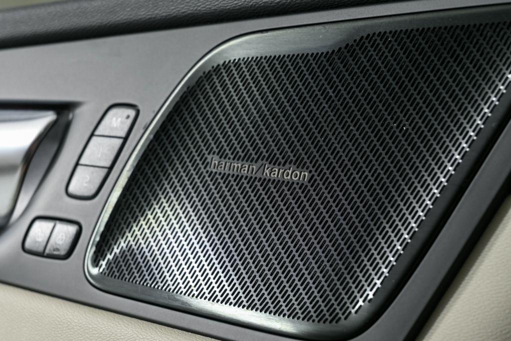 used 2023 Volvo XC60 car, priced at $42,986
