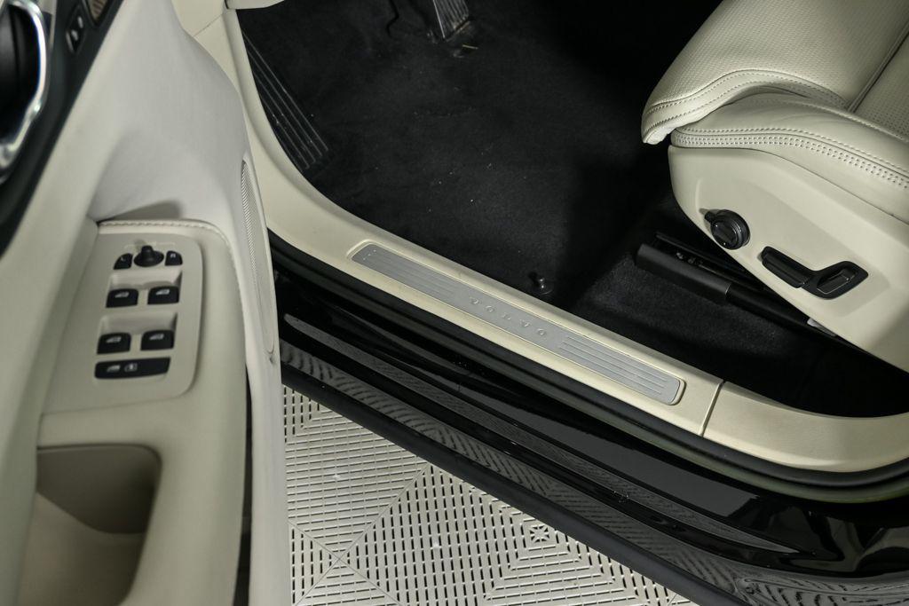 used 2023 Volvo XC60 car, priced at $42,986