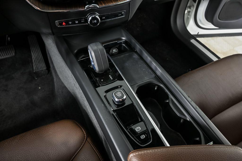 used 2022 Volvo XC60 car, priced at $24,944