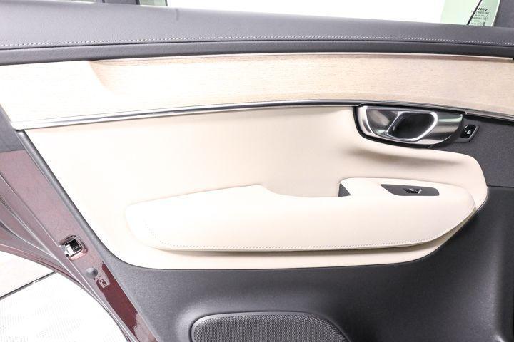 new 2025 Volvo XC90 car, priced at $65,145