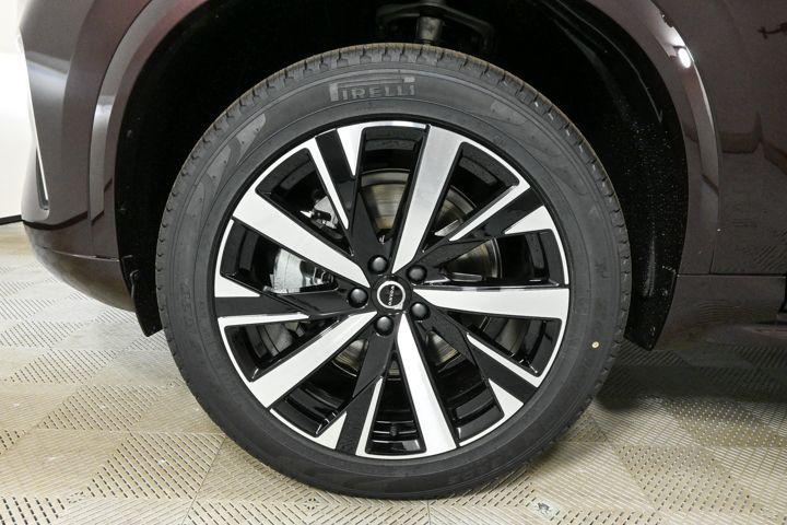 new 2025 Volvo XC90 car, priced at $65,145