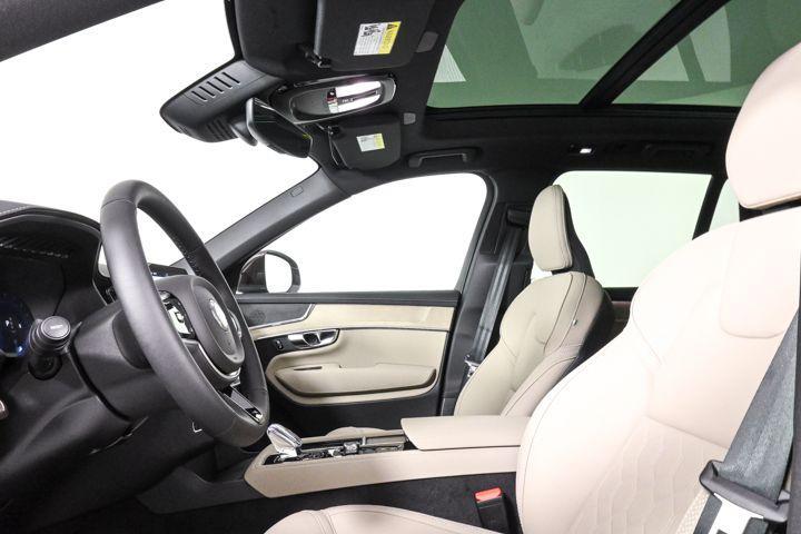 new 2025 Volvo XC90 car, priced at $65,145
