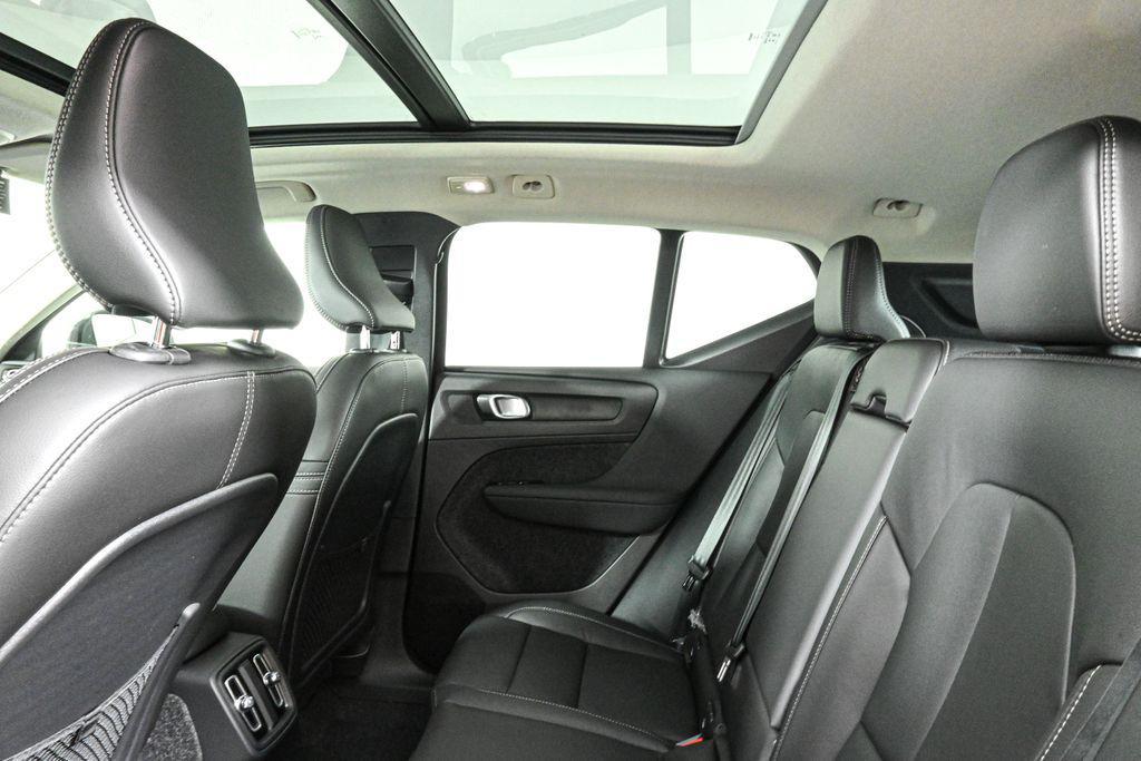 new 2025 Volvo XC40 car, priced at $36,437