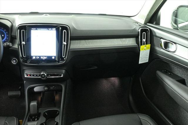 new 2025 Volvo XC40 car, priced at $45,485