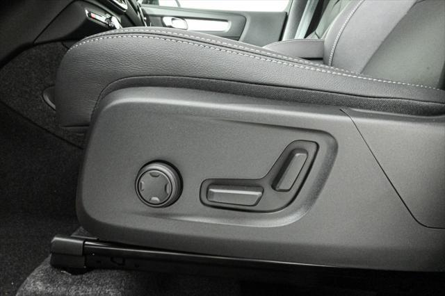 new 2025 Volvo XC40 car, priced at $45,485