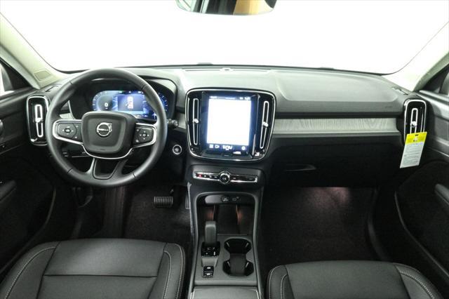 new 2025 Volvo XC40 car, priced at $45,485