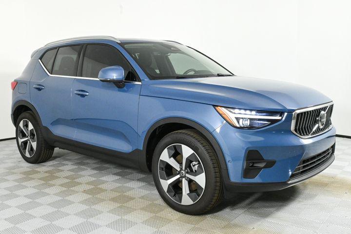 new 2025 Volvo XC40 car, priced at $47,315