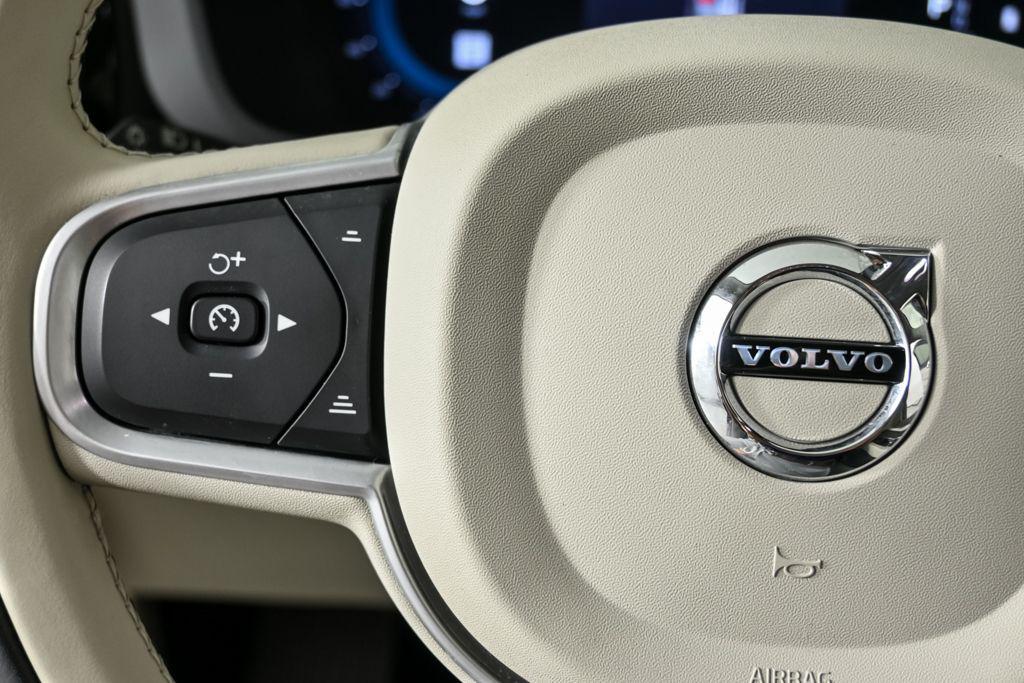used 2022 Volvo XC60 car, priced at $34,989
