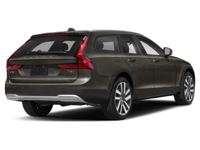 used 2022 Volvo V90 Cross Country car, priced at $44,500