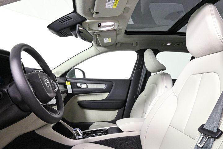 new 2025 Volvo XC40 car, priced at $47,435