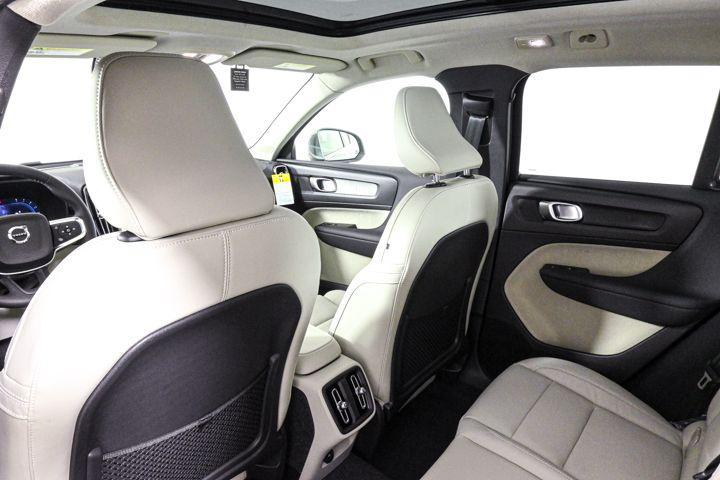 new 2025 Volvo XC40 car, priced at $47,435