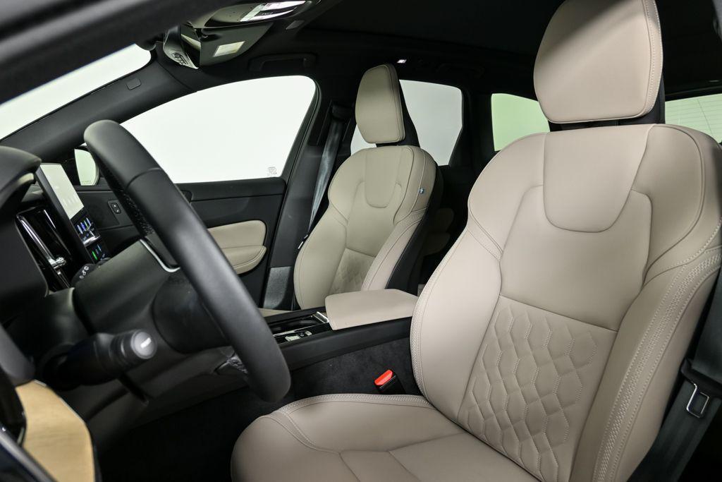 new 2026 Volvo XC60 car, priced at $57,985