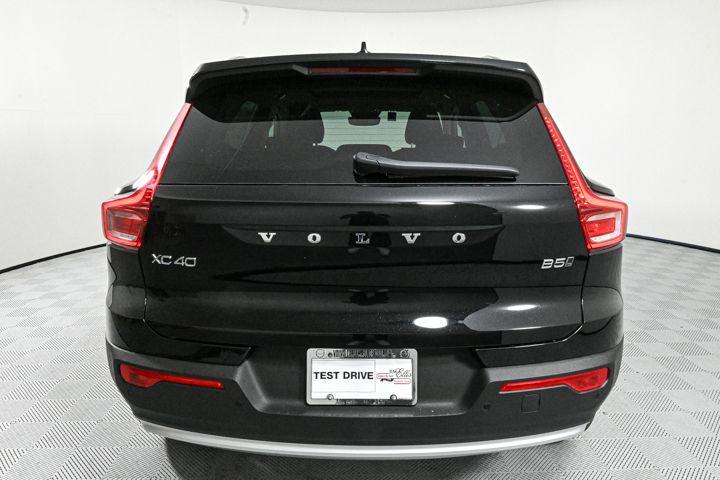 new 2025 Volvo XC40 car, priced at $45,485