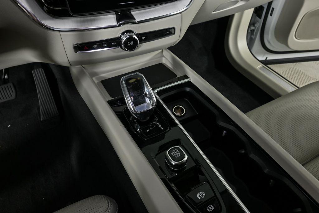 new 2026 Volvo XC60 car, priced at $63,935