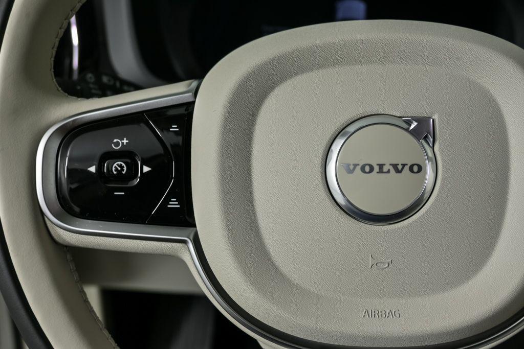 new 2026 Volvo XC60 car, priced at $63,935