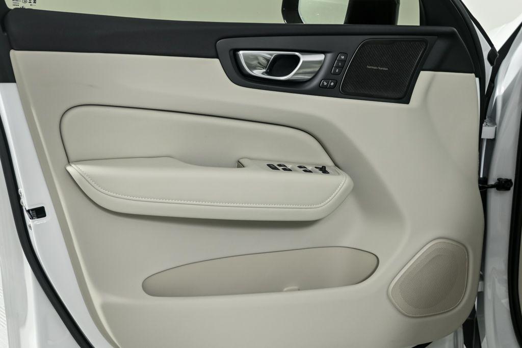 new 2026 Volvo XC60 car, priced at $63,935
