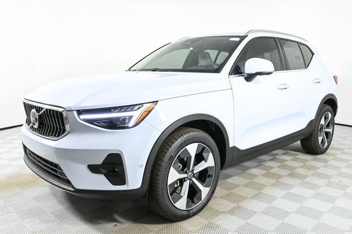 new 2025 Volvo XC40 car, priced at $44,600