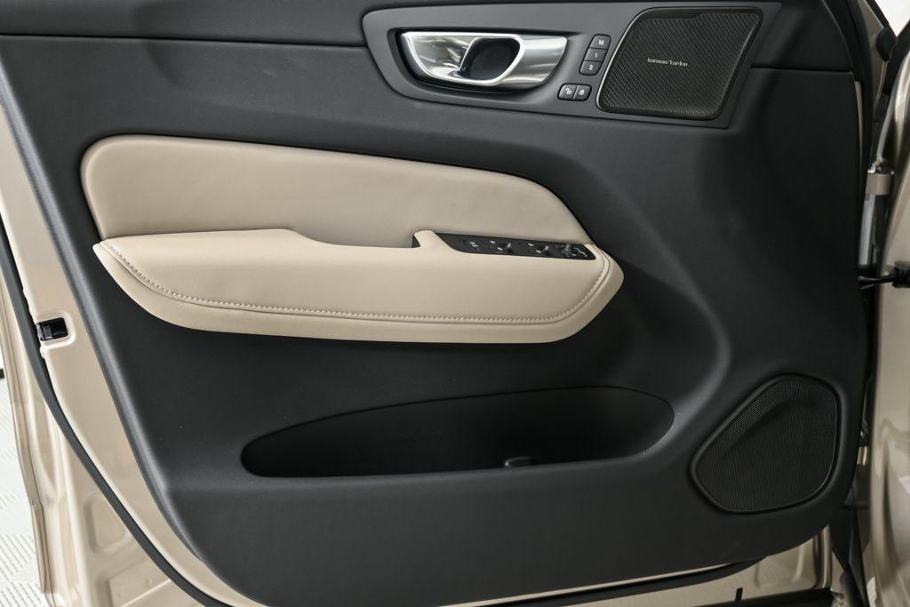 new 2026 Volvo XC60 car