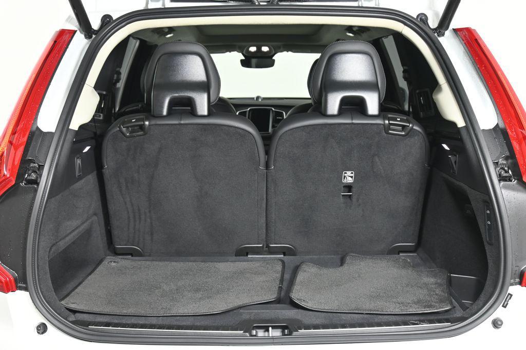 used 2024 Volvo XC90 Recharge Plug-In Hybrid car, priced at $64,874