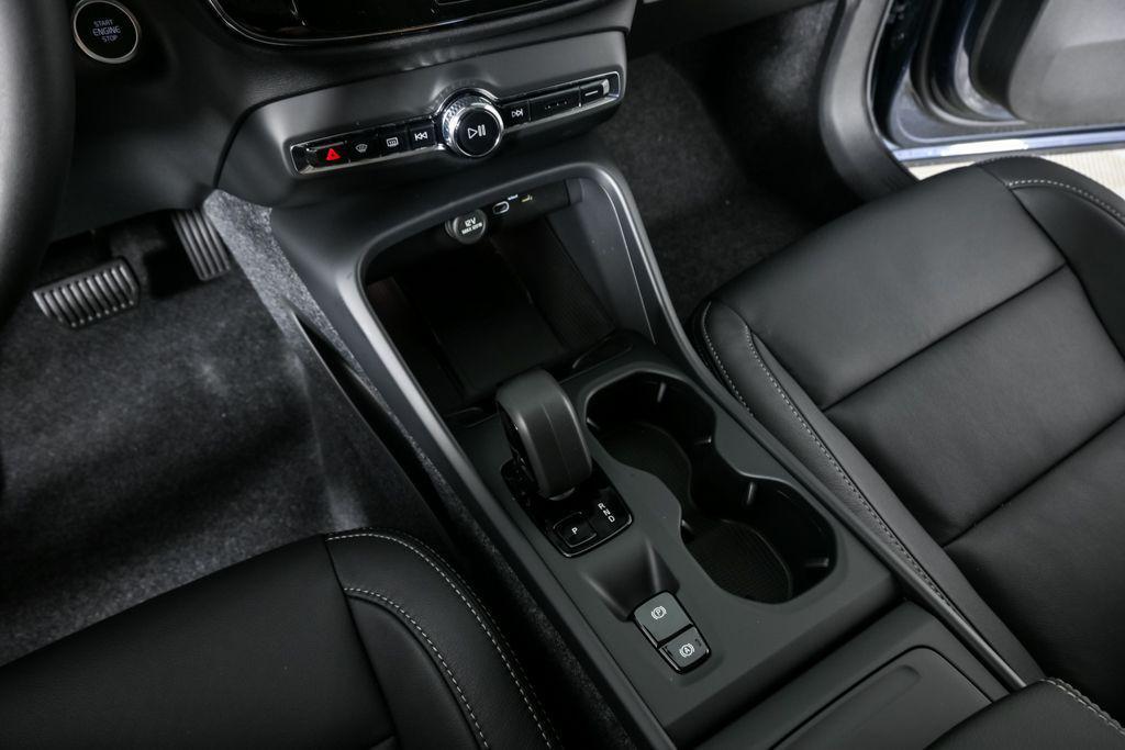 new 2026 Volvo XC40 car