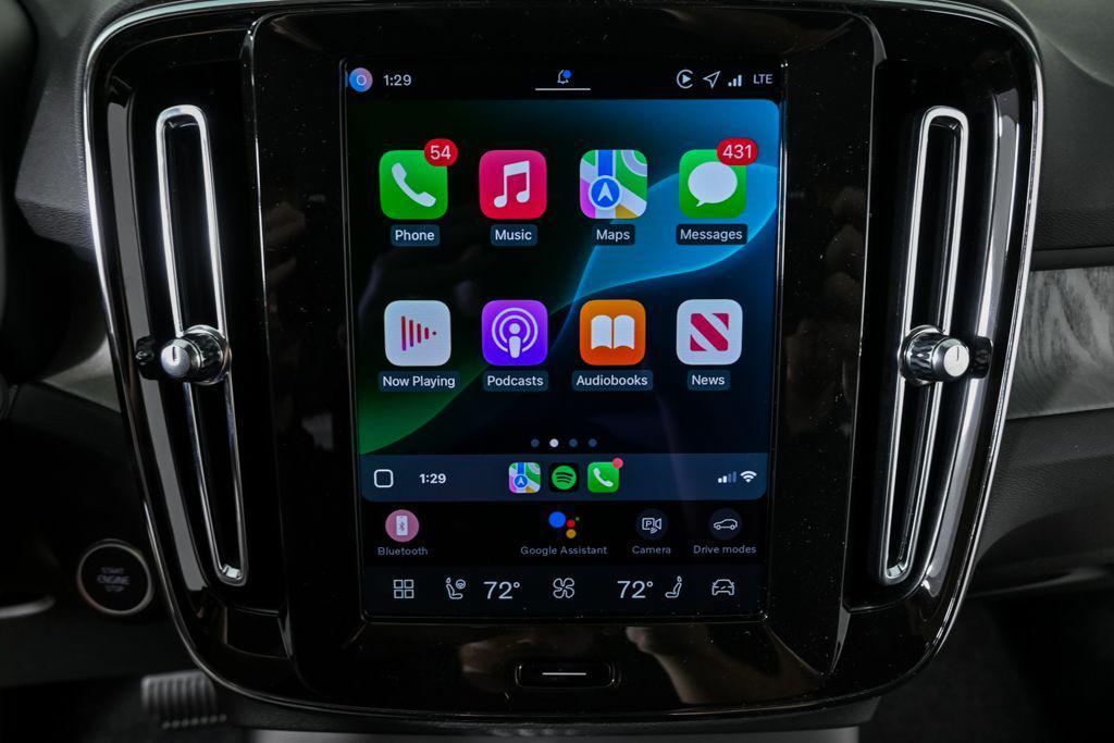 new 2026 Volvo XC40 car