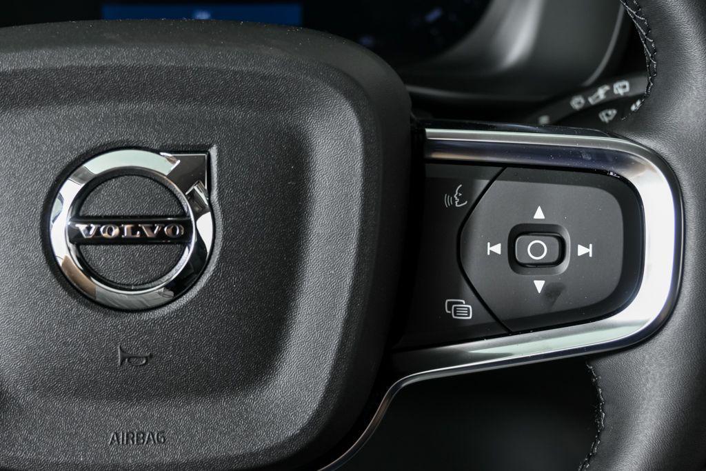 new 2026 Volvo XC40 car