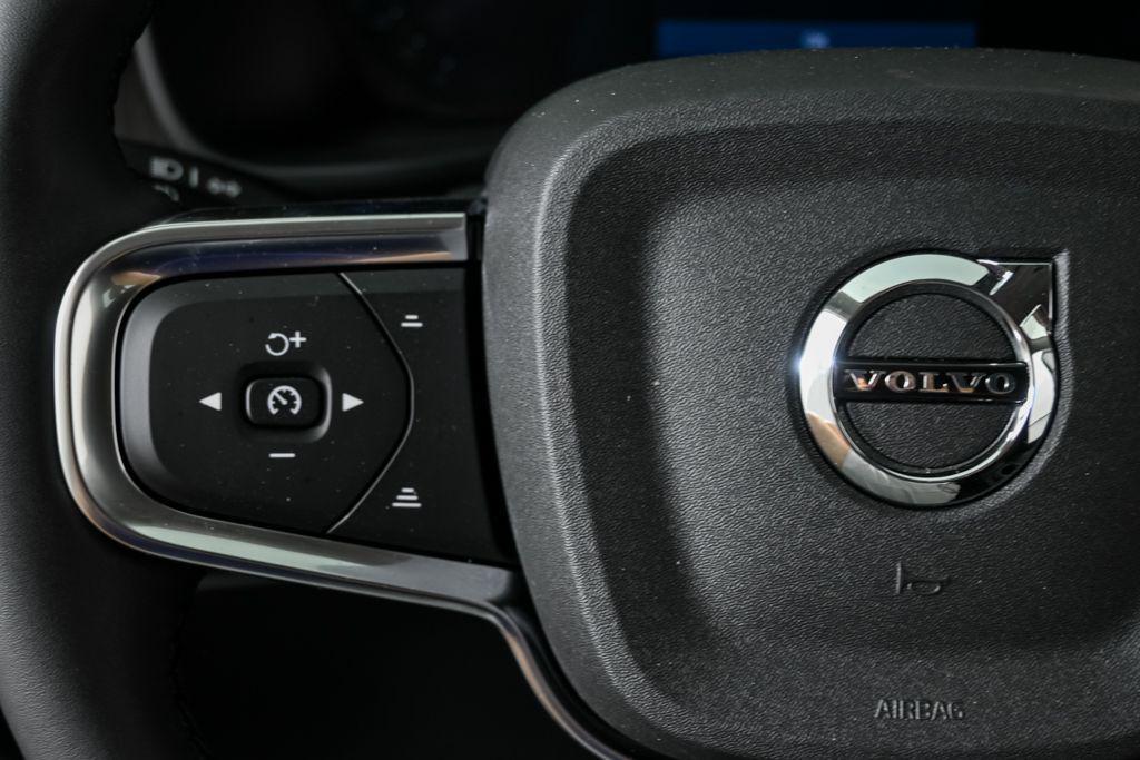 new 2026 Volvo XC40 car