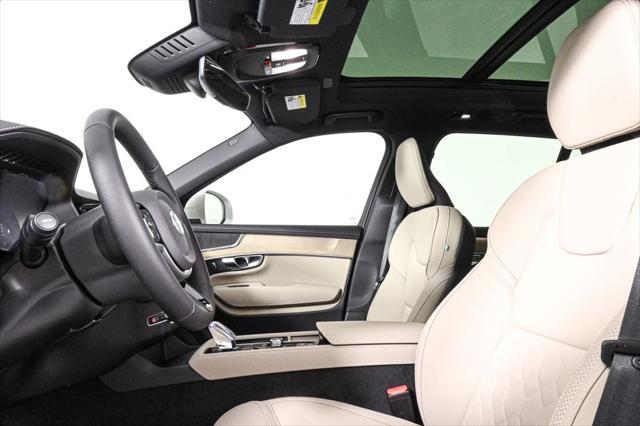 new 2025 Volvo XC90 car, priced at $65,395
