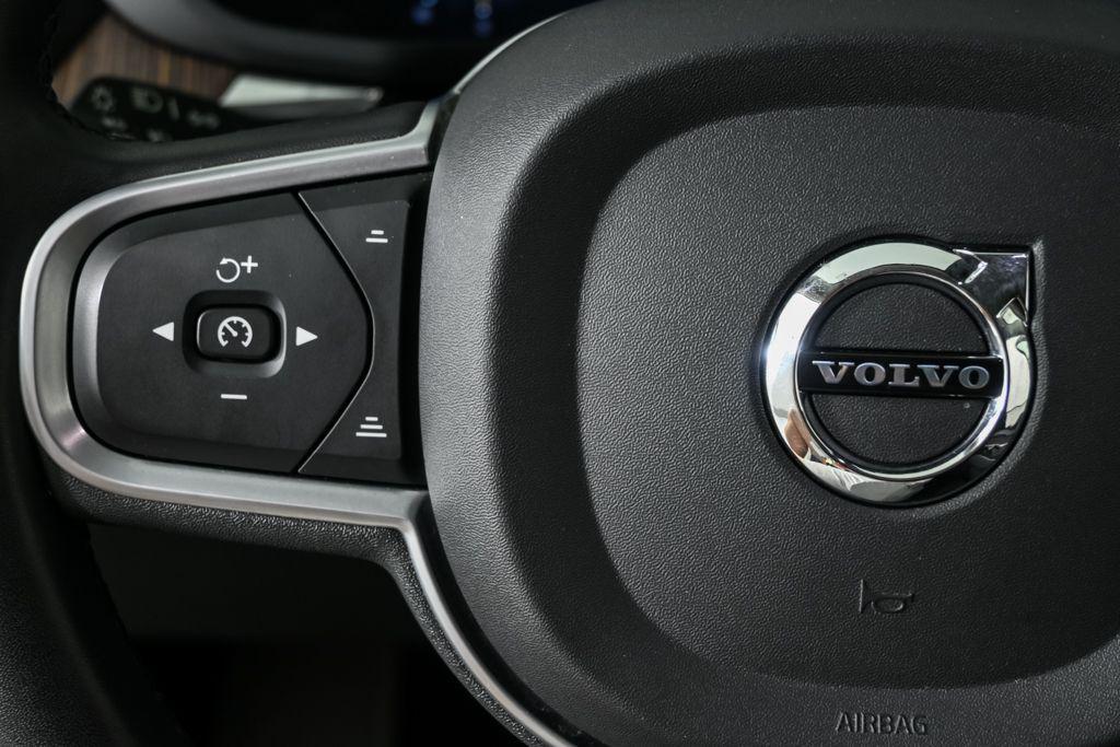 used 2022 Volvo XC60 car, priced at $27,730