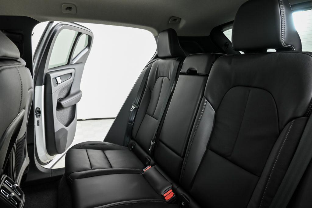 new 2026 Volvo XC40 car