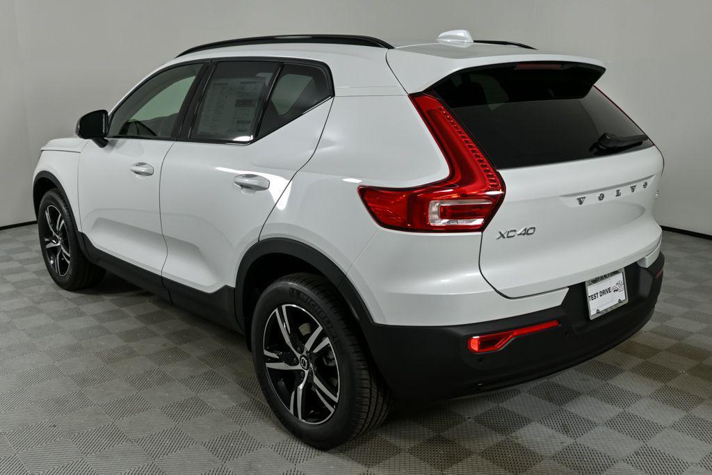 new 2026 Volvo XC40 car