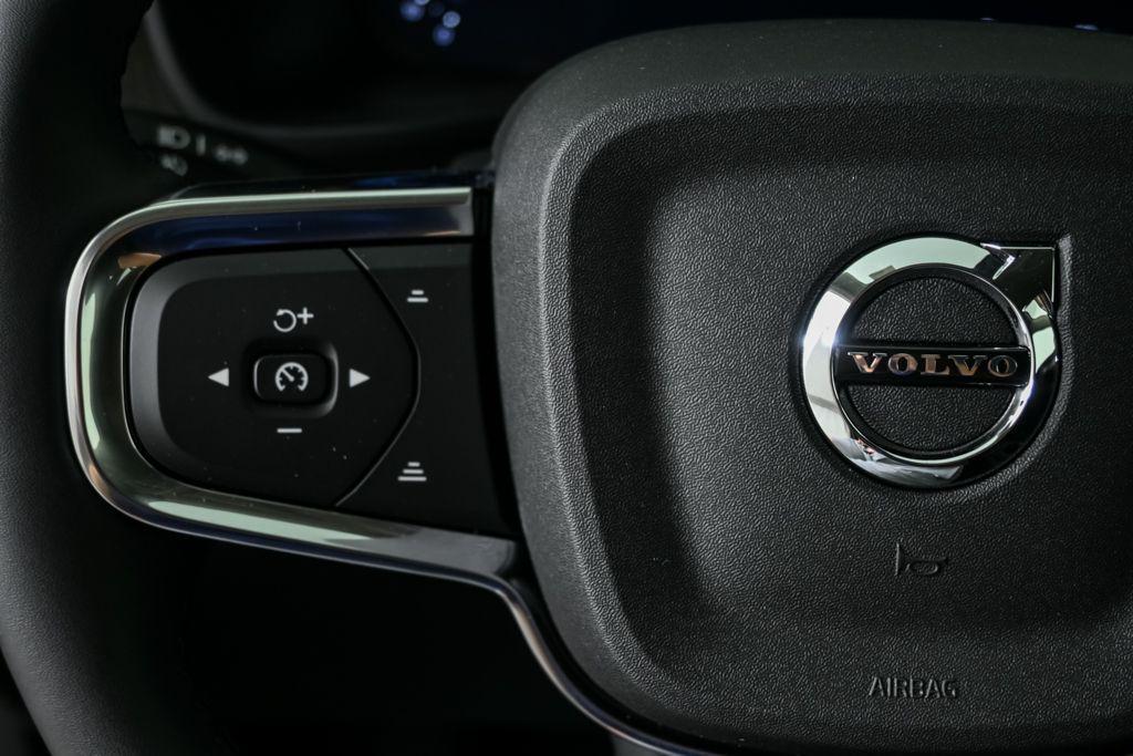 new 2026 Volvo XC40 car