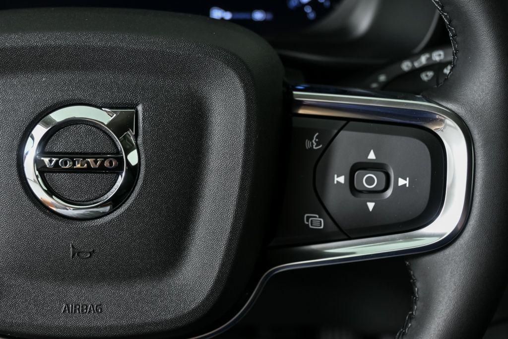 new 2026 Volvo XC40 car