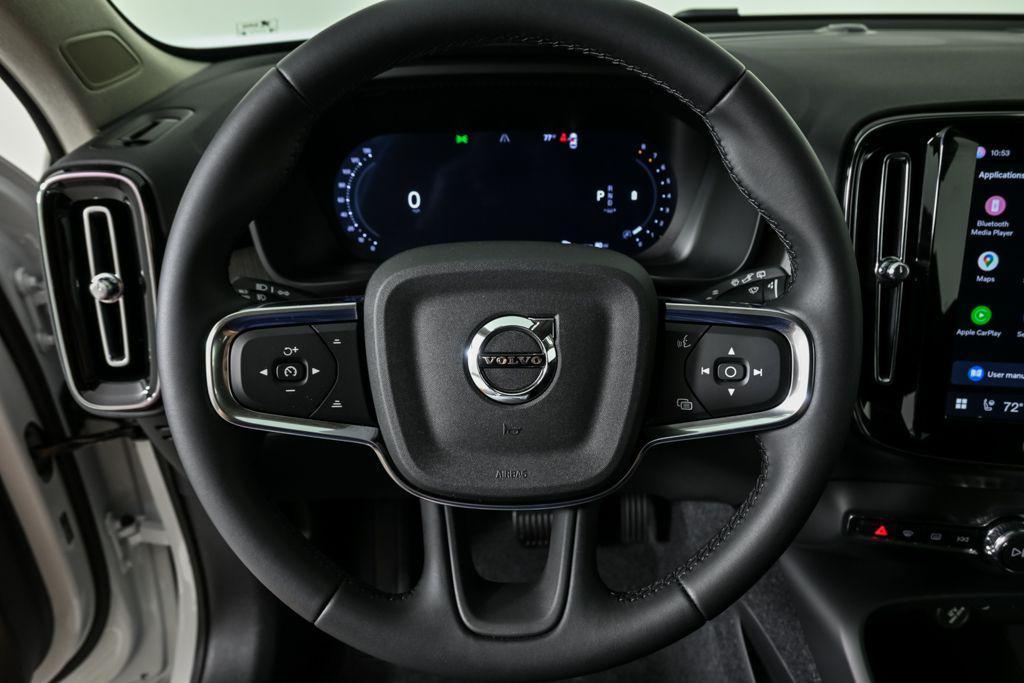 new 2026 Volvo XC40 car