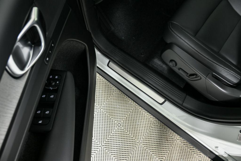 new 2026 Volvo XC40 car