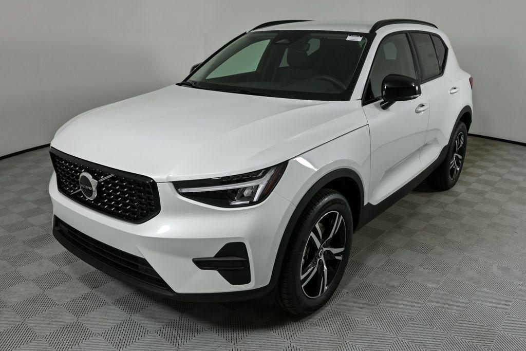 new 2026 Volvo XC40 car