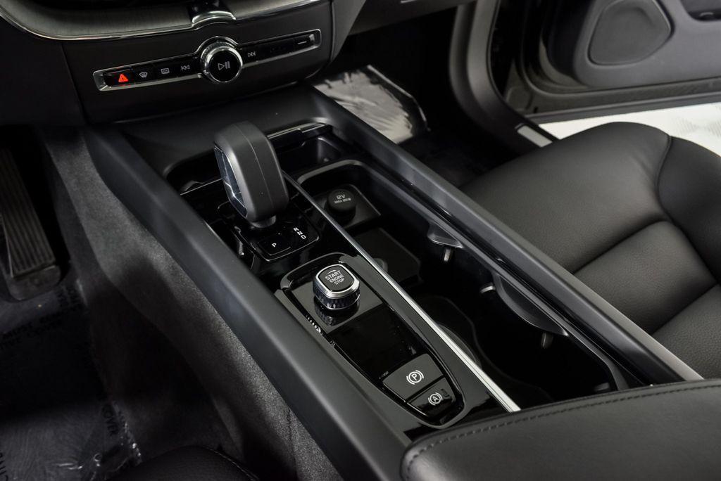 used 2025 Volvo XC60 car, priced at $37,917