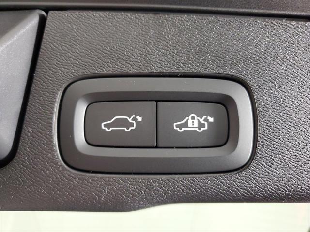 used 2024 Volvo XC60 car, priced at $39,900