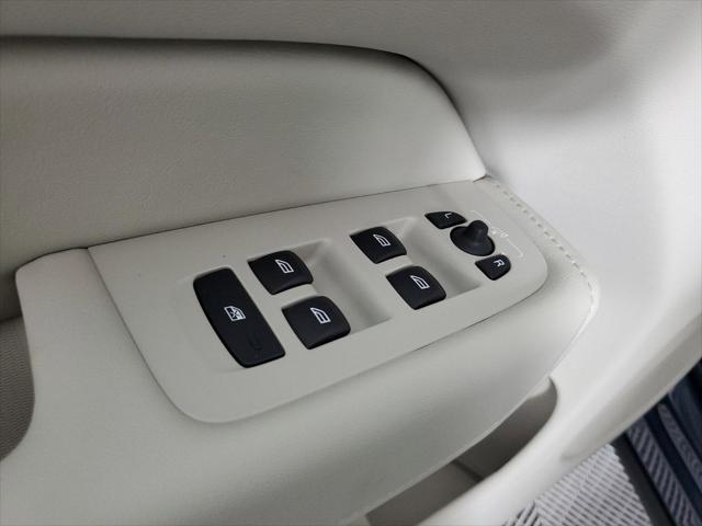 used 2024 Volvo XC60 car, priced at $39,900