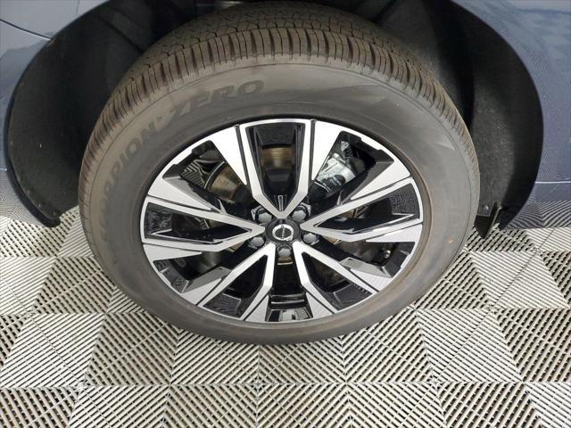 used 2024 Volvo XC60 car, priced at $39,900
