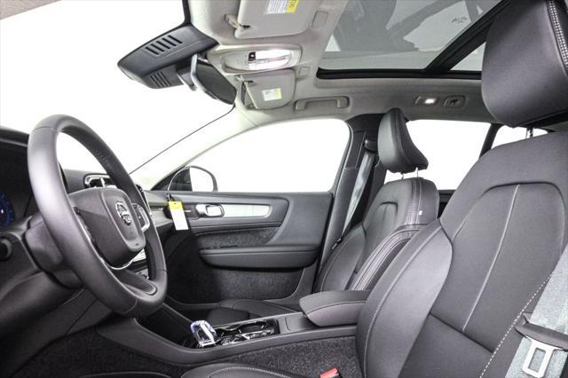 new 2025 Volvo XC40 car, priced at $51,560