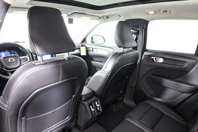 new 2025 Volvo XC40 car, priced at $51,560