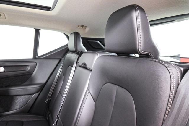 new 2025 Volvo XC40 car, priced at $51,560