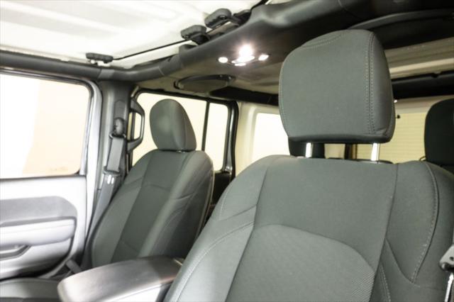 used 2022 Jeep Wrangler Unlimited car, priced at $31,426