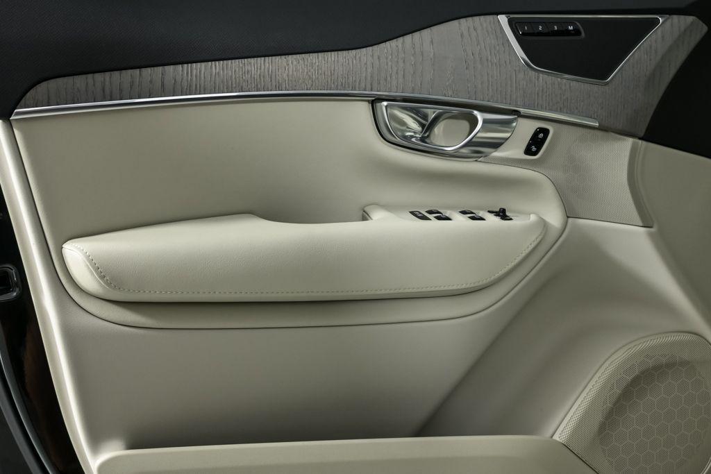 used 2024 Volvo XC90 Recharge Plug-In Hybrid car, priced at $50,401