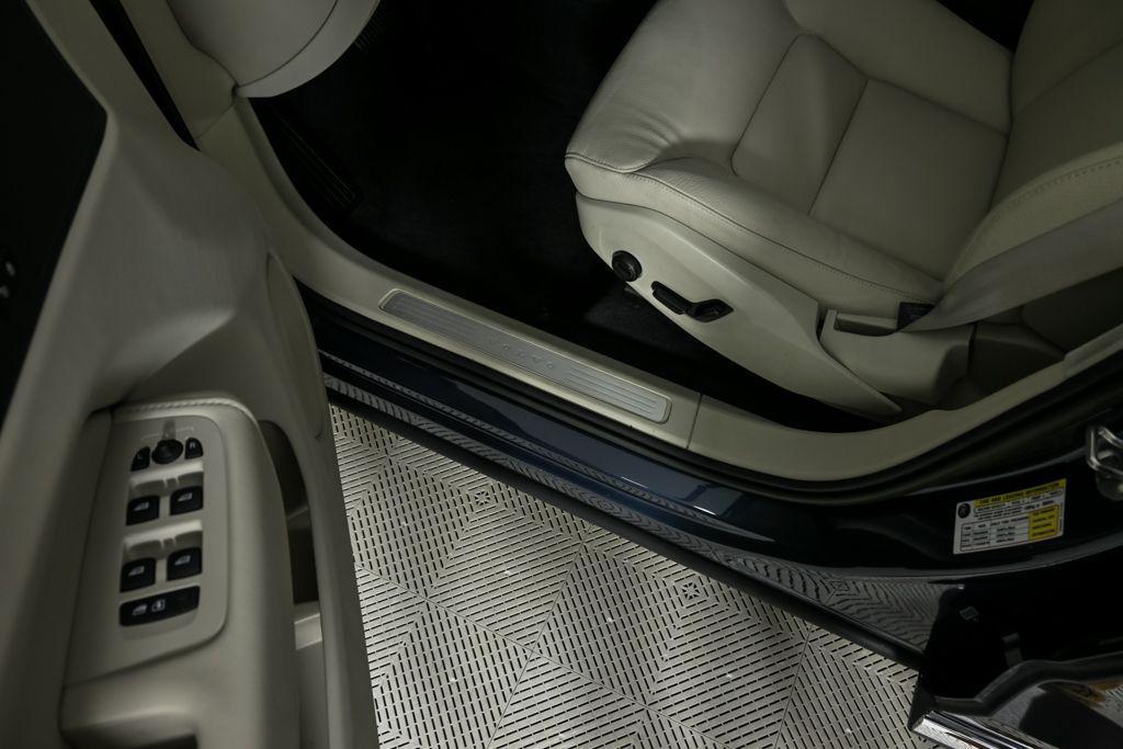 used 2023 Volvo XC60 car, priced at $33,103