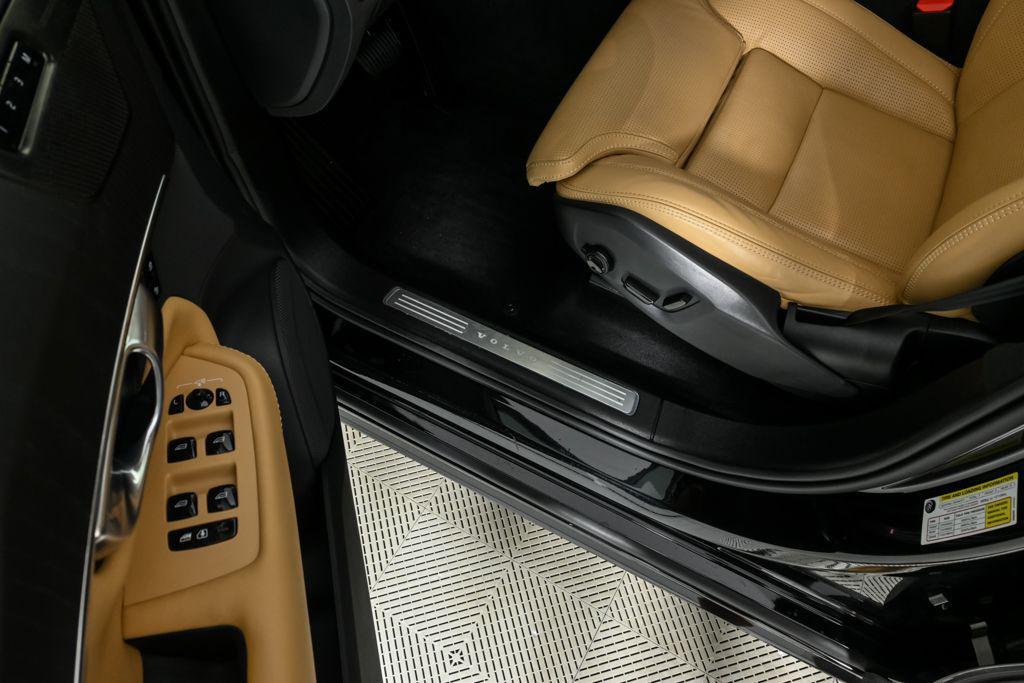 used 2024 Volvo XC90 car, priced at $53,117