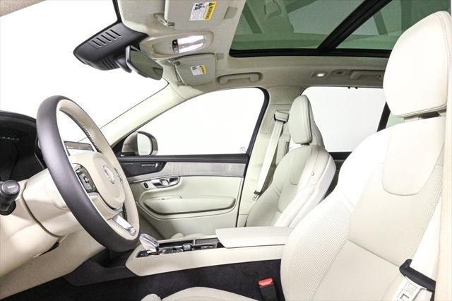 new 2025 Volvo XC90 car, priced at $74,625