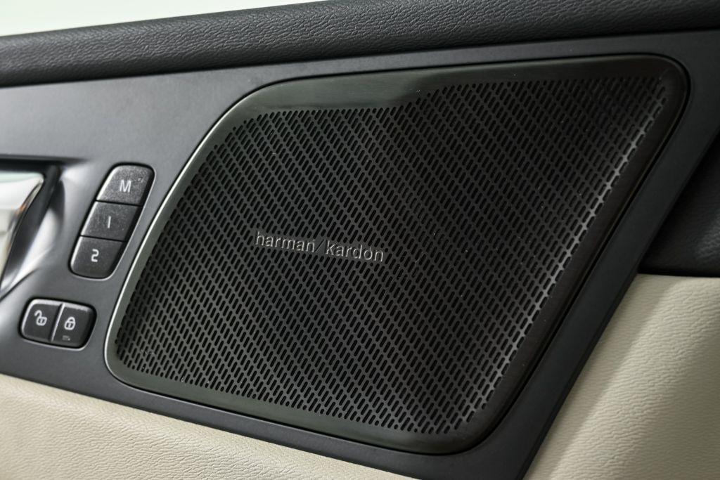 used 2023 Volvo XC60 car, priced at $35,549