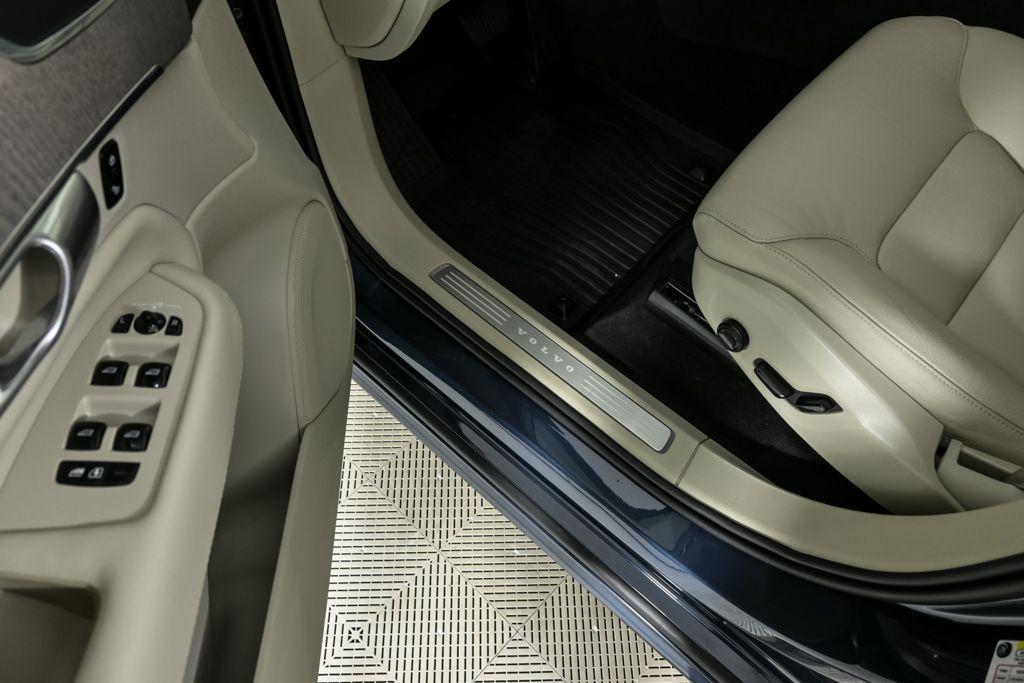 used 2024 Volvo XC90 car, priced at $47,598